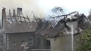 [Wohnhausbrand] Mehrfamilienhaus in Bad Laer brennt nieder - 200 Einsatzkräfte - Großeinsatz