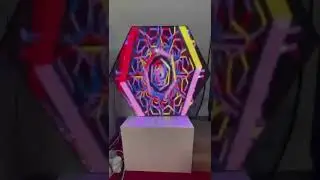 Hexagon led display screen/ Pantalla led hexagonal #ledscreen #customizedretaildisplays #leddisplay