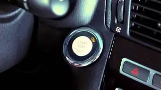 2013 Infiniti M - Power Rear Sunshade (if so equipped)