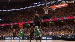 LeBron James Shocks The Entire Cavs Crowd With Unreal Reverse Windmill Dunk！