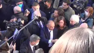 Cannes, un habitant s'en prend &agrave; Eric Zemmour : 
