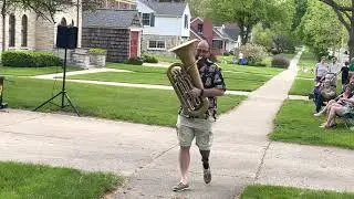 Beer Barrel Polka (with free-range tuba)