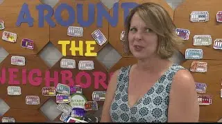 All aboard! Summer readers take trolley tour of Capitol Theatre