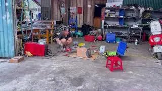 The talented 18-year-old girl successfully repaired and restored an MMA electronic welding machine.
