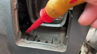 Hilux Cup holder removal and replacement.