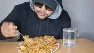 Eating Chicken Noodles (Silent Mukbang)