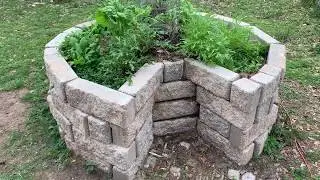 Self Feeding Garden! Key Hole Garden