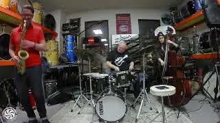 David Throckmorton Trio - Round Midnight