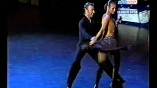Dmitri Timokhin & Anna Bezikova samba