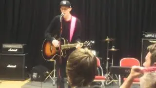 Elliot Conway - 'Call on me'