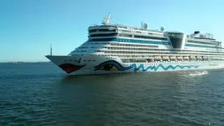 AIDAdiva meets AIDAluna in Göteborg in May 4 2016