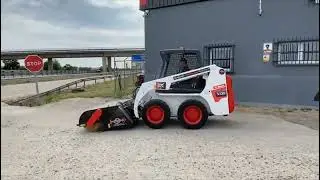 MINICARGADORA BOBCAT S130 CON BARREDORA