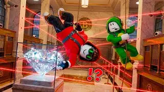 JJ and Mikey Rob a Bank !? (Maizen Roblox)
