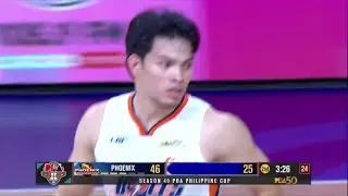 Bong Quinto COMES ALIVE in 2Q for Meralco vs. Phoenix 🔥 | PBA Season 49 Philippine Cup