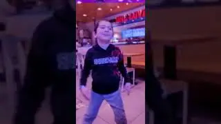Dancing at Raising Cane's AGAIN