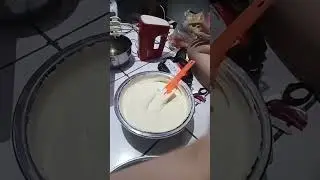 Pembuatan cake pandan kacang almon