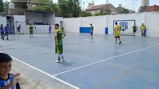 La 13 vs alumni