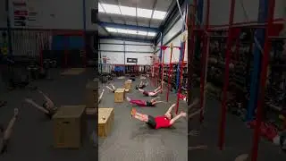 Hollow hold + Tuck Ups