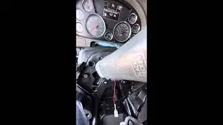 Semi Truck steering wheel change ..Kenworth T680 Peterbilt 579 steering wheel change .
