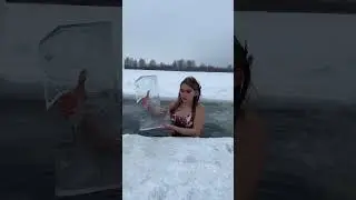I&rsquo;m number one 😎 #winter #icequeen #ice