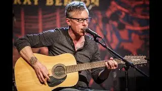 Toadies perform 