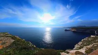 Panorama sur le Phare de la Madonetta en Corse et la r&eacute;serve naturelle des bouches de Bonifacio