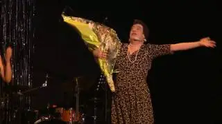 Olivier Ruidavet pr&eacute;sente Virginie Perrier
