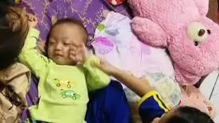 1day before my little cheng2 turns 1..Kena kacau tidur😂😂