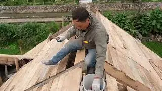Building the Thai Roof Frame for Concrete Pouring