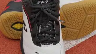 Yonex Power Cushion 65Z #ukazovačka