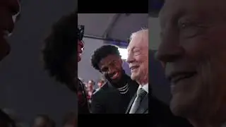 Джерри Джонс беседует с Дейоном и Шедером Сандерсом на церемонии награждения NFL Honors &mdash; ИНТЕРЕС...