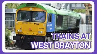 Trains at West Drayton railway station (10/07/2023)