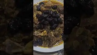 Moroccan Delights 🇲🇦 Meat with Prawns, Tqalia (Cow Stomack, bizzare right? Try it!) & Veggie Tagine!