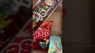 #universalyums #thailand #spicyfood #tastetest #sweets #tasty #subscriptionbox