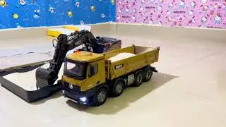 Excavator digs 3-wheeled dump truck😱 #car #excavator #viral #shortvideos 