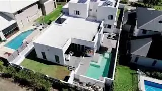 Bridgeman Downs Residence (B&W Real Estate Video)
