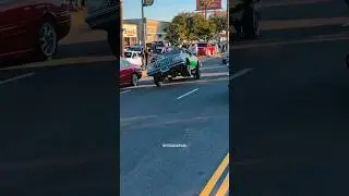 WORLD FAMOUS CRENSHAW BLVD! #Lowriders #Lowriding #Cruise #CruiseNights #Hydraulics #3Wheelin