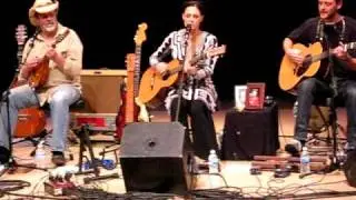 Kasey Chambers & Shane Nicholson - Monkey on a Wire