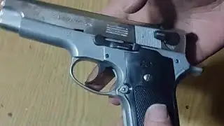 Smith & Wesson مسدس