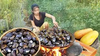 Survival skills: Find Shell in River for Food of Survival- Cooking Shell Spicy for Eating delicious