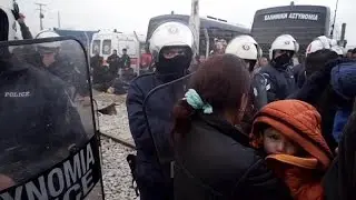Greece: Macedonian authorities briefly open border, but thousands still stranded in Idomeni