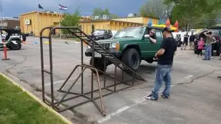 Flexing on the RTI ramp at the XJ Colorado Swap Meet 2017-5-7