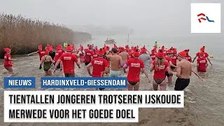 Jongeren halen ruim 4500 euro op voor scholen in Zambia met vervroegde nieuwjaarsduik