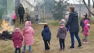 Mezőkomáromi Sióparti Óvoda 2022 kiszebáb égetése. Elüztük a telet.