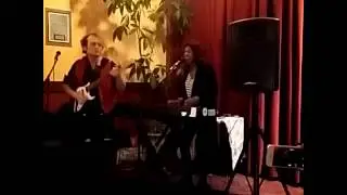 Oakland: Duo plays Rooz Cafe open mic