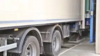 FAB GmbH: Automatisierte LKW Be-/Entladung, hier: Automatische System Kopplung
