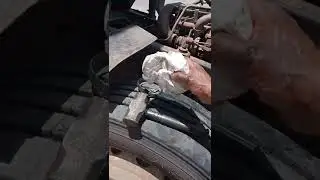 Quantos litros de &oacute;leo pega o motor Iveco 6 cilindro motor Cummins eletr&ocirc;nico 20 litros de &oacute;leo