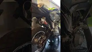 Escapamento de corrida na Bros 160