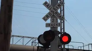 UP 8651 Meets NS 4352 in Bellevue, OH - 8/28/22