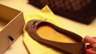 Louis Vuitton Oxford Ballerinas in vernis leather and Luggage tag